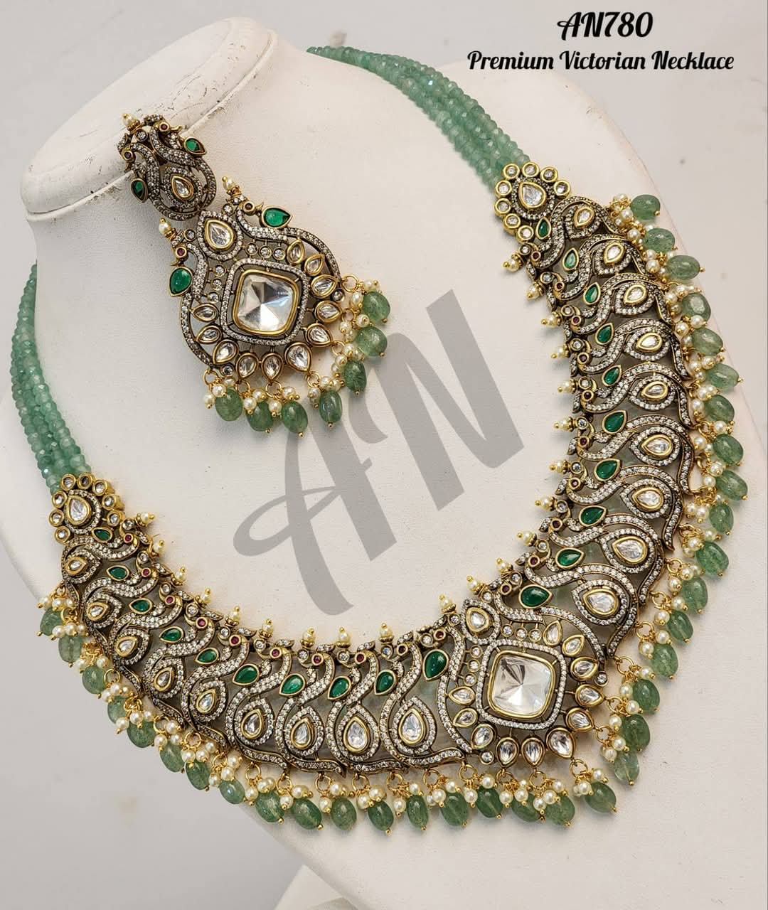 Mahila Manohara (Graceful Beauty Necklace set